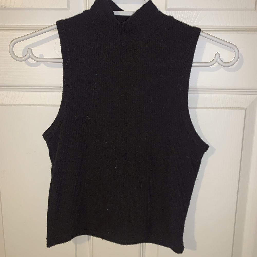 Rebel Rouge XS ribbed turtleneck crop